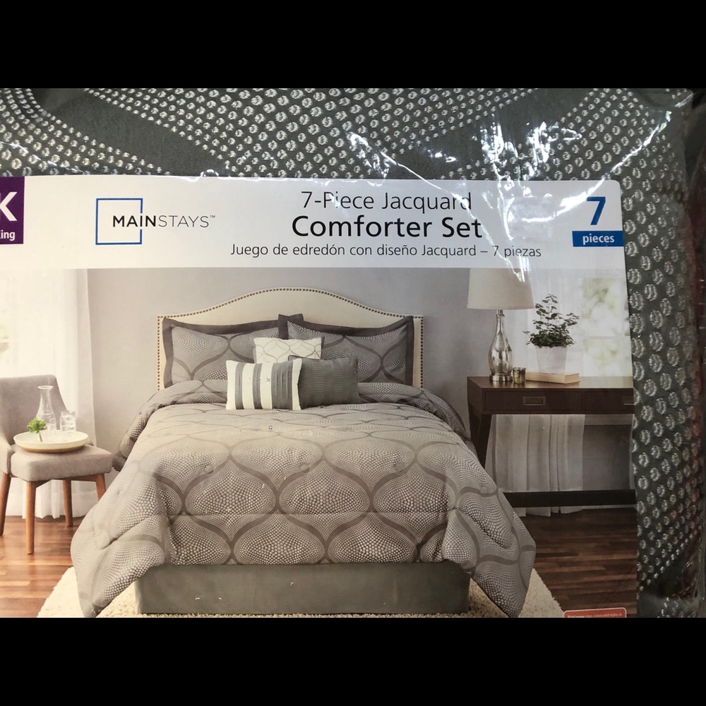 7 pieces Jacquard comforter set with pillows